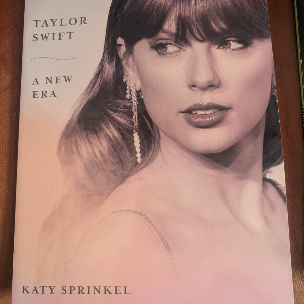 Taylor Swift Assorted Magazines - Picture 2 of 4